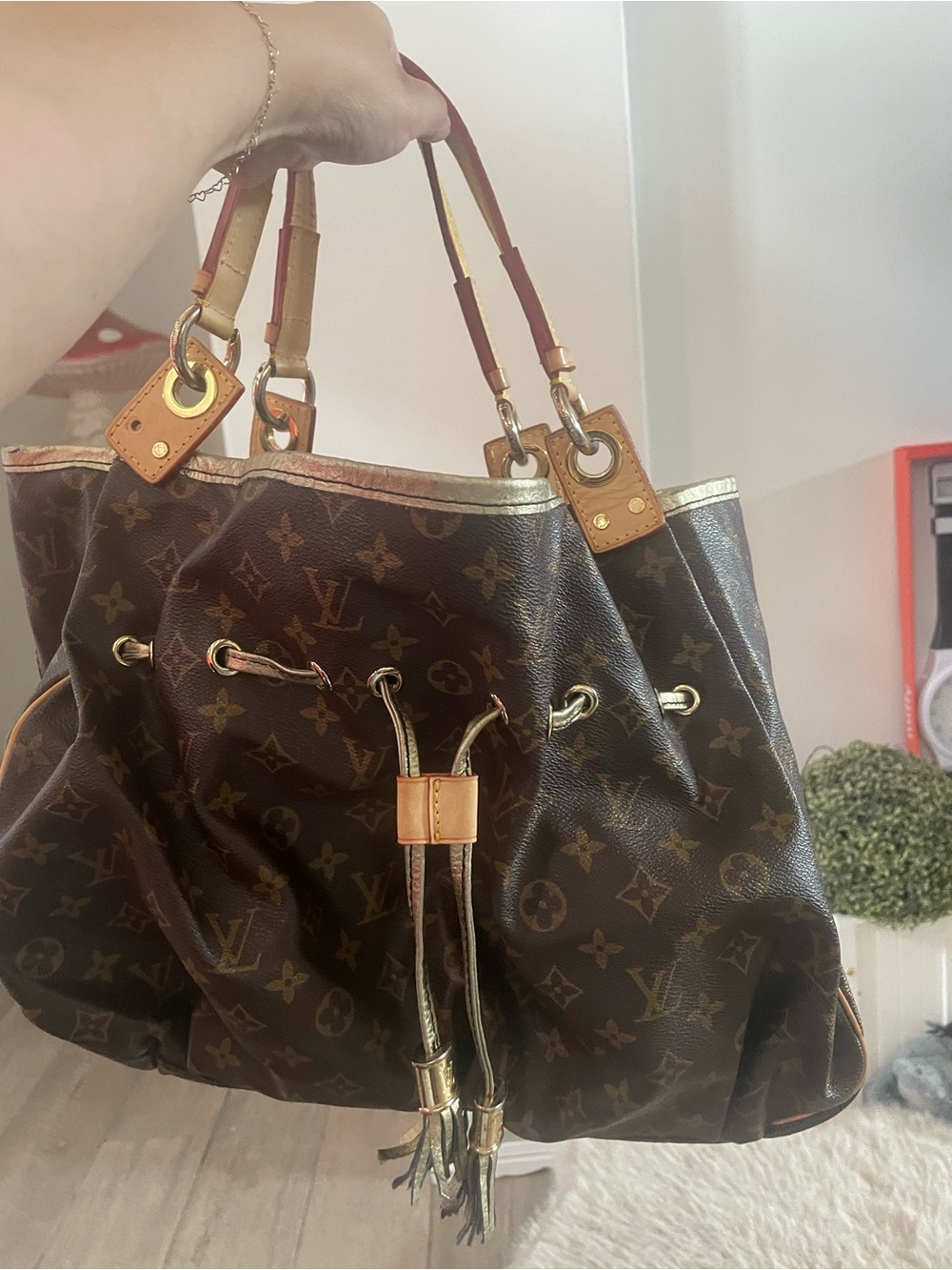 Louis Vuitton Brown Monogram Drawstring Shoulder Bag with Gold Trim